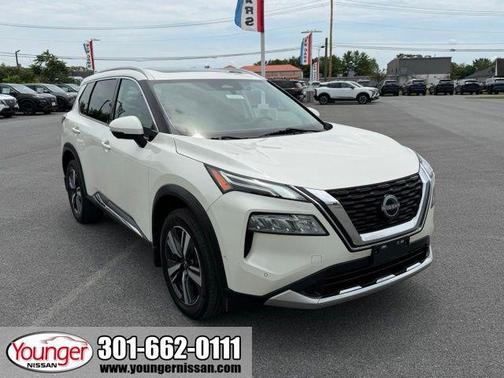 Pearl White Tricoat 2023 Nissan Rogue Platinum