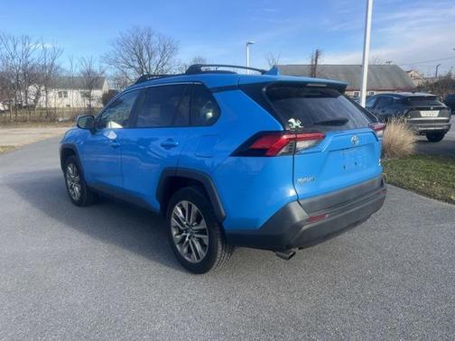 2019 Toyota RAV4 XLE Premium