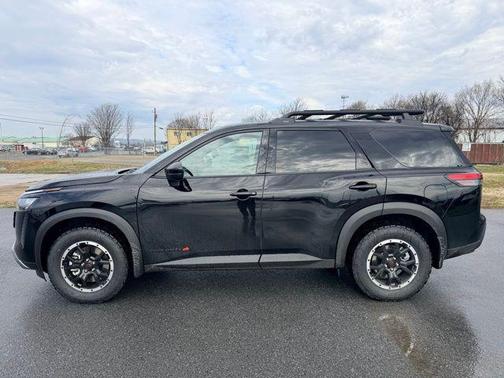 Super Black 2026 Nissan Pathfinder Rock Creek