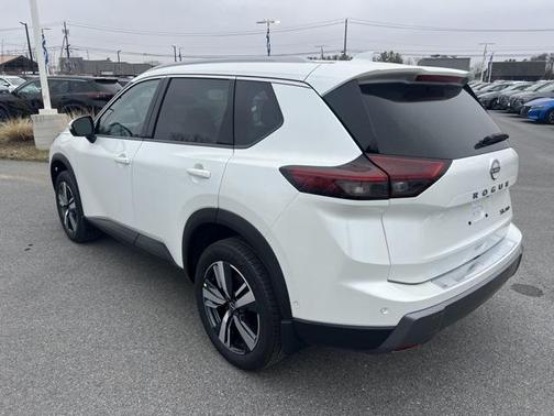 2025 Nissan Rogue SL