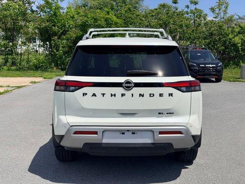 Pearl White Tricoat 2023 Nissan Pathfinder SL 4WD