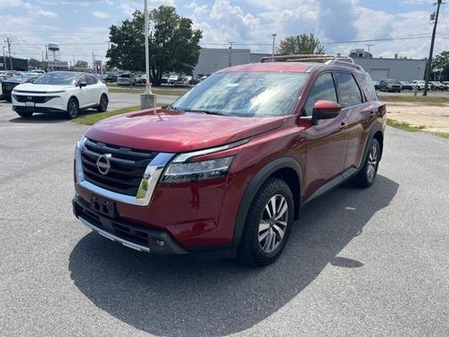 2022 Nissan Pathfinder SL 4WD
