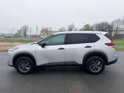 Brilliant Silver Metallic 2024 Nissan Rogue S