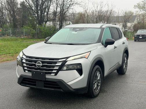 Brilliant Silver Metallic 2024 Nissan Rogue S