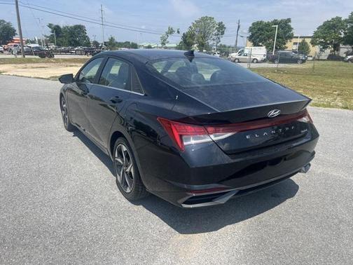 2022 Hyundai ELANTRA Limited