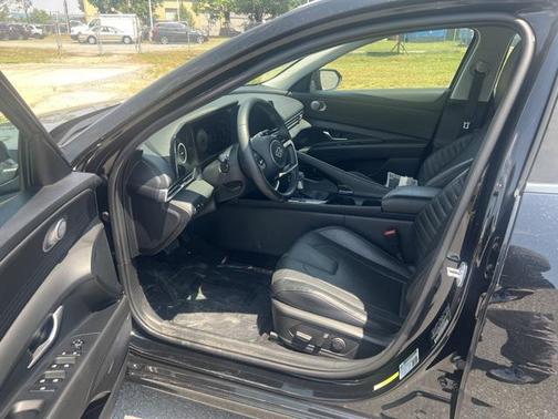 2022 Hyundai ELANTRA Limited