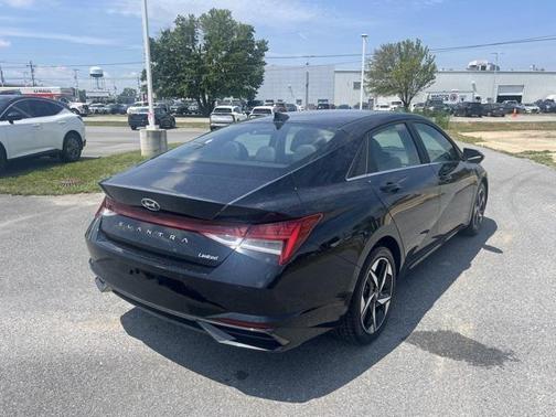 2022 Hyundai ELANTRA Limited