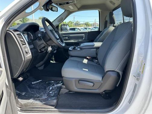 2018 RAM 2500 SLT Regular Cab 4x4 8' Box