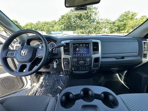 2018 RAM 2500 SLT Regular Cab 4x4 8' Box
