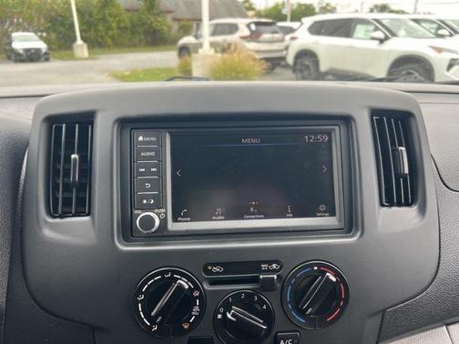 2021 Nissan NV200 S