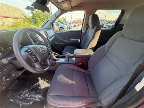 Super Black 2022 Nissan Frontier S