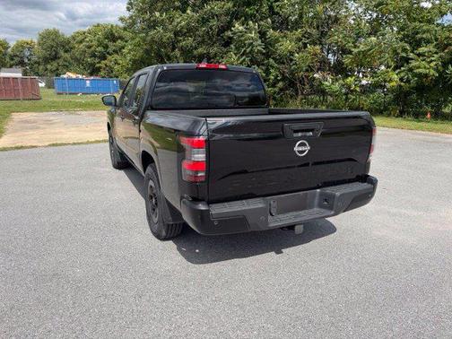 Super Black 2022 Nissan Frontier S