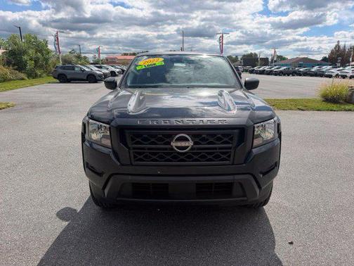 Super Black 2022 Nissan Frontier S