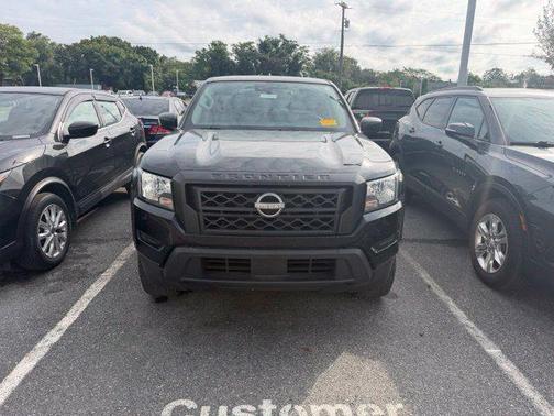 Super Black 2022 Nissan Frontier S