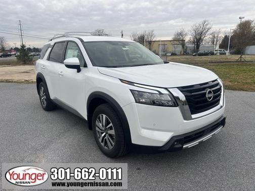 2025 Nissan Pathfinder SL 4WD