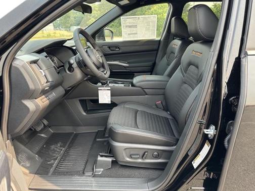 2025 Nissan Pathfinder Rock Creek 4WD