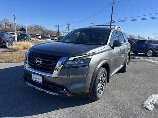 2025 Nissan Pathfinder SL 4WD