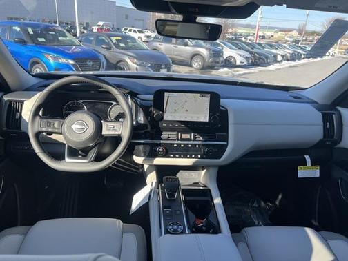 2025 Nissan Pathfinder SL 4WD