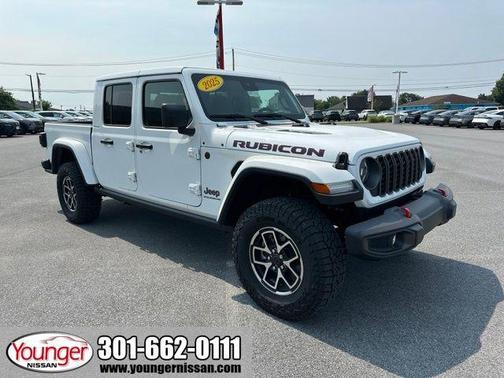 Bright White Clearcoat 2025 Jeep Gladiator Rubicon