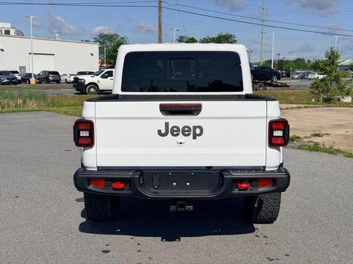 Bright White Clearcoat 2025 Jeep Gladiator Rubicon