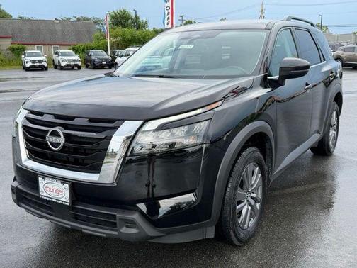 Super Black 2025 Nissan Pathfinder SV 4WD