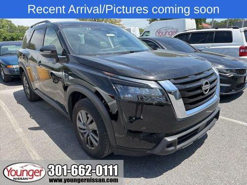 Super Black 2025 Nissan Pathfinder SV 4WD