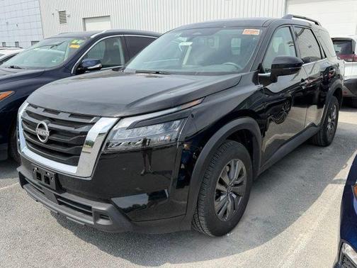 Super Black 2025 Nissan Pathfinder SV 4WD