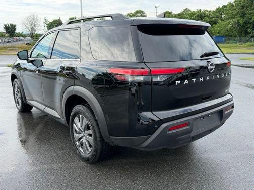 Super Black 2025 Nissan Pathfinder SV 4WD