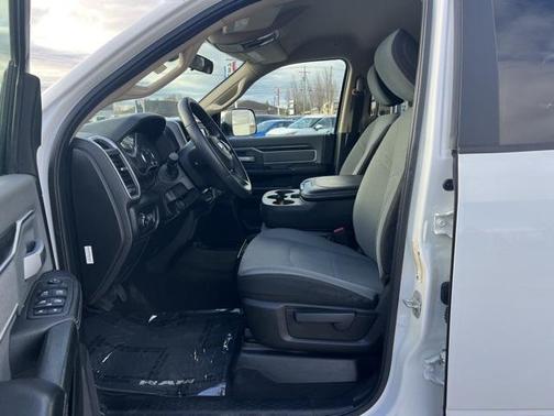 2020 RAM 2500 Big Horn Crew Cab 4X4 6'4' Box