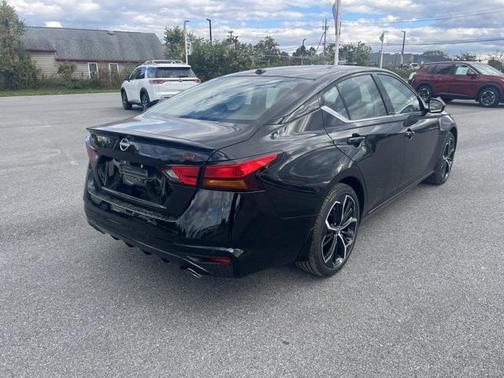 2025 Nissan Altima SR FWD