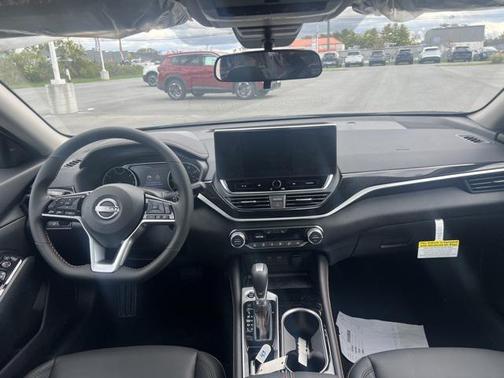 2025 Nissan Altima SR FWD