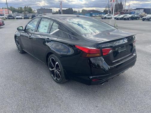 2025 Nissan Altima SR FWD
