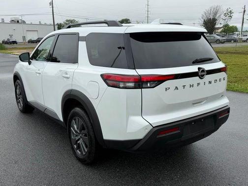 Everest White Pearl Tricoat 2025 Nissan Pathfinder SV 4WD