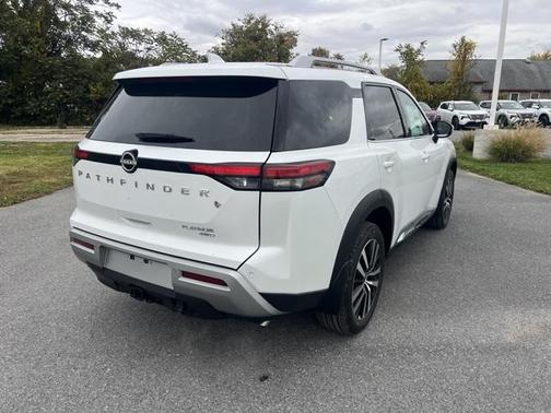 2025 Nissan Pathfinder Platinum 4WD