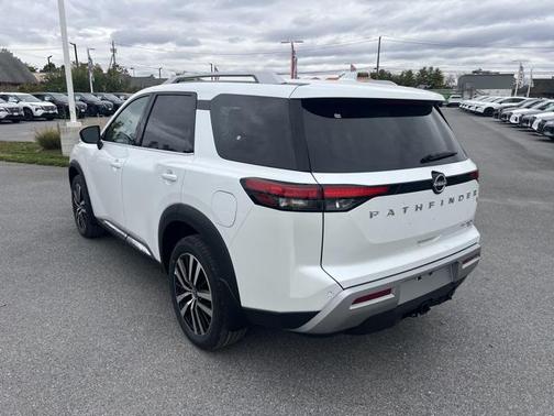 2025 Nissan Pathfinder Platinum 4WD