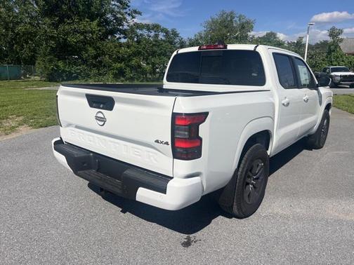 2025 Nissan Frontier SV