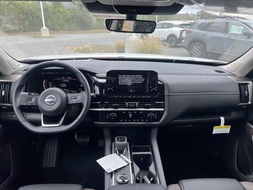 2025 Nissan Pathfinder Platinum 4WD