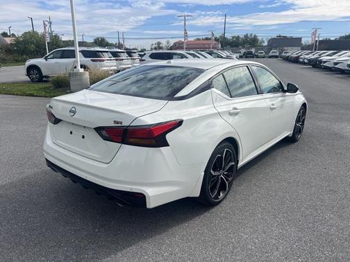 2025 Nissan Altima SR FWD