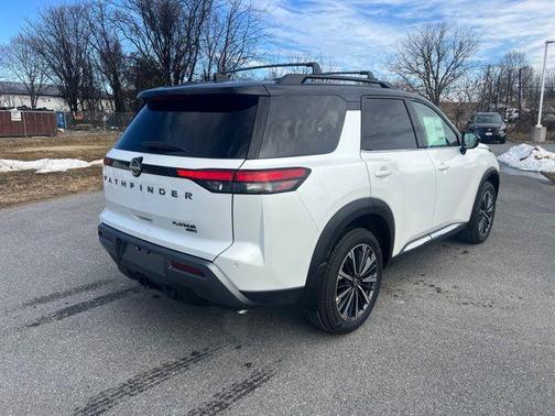 2026 Nissan Pathfinder Platinum