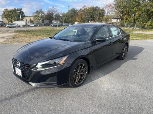 2025 Nissan Altima SR FWD