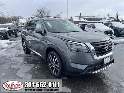 2025 Nissan Pathfinder Platinum 4WD
