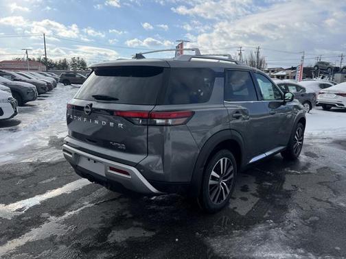 2025 Nissan Pathfinder Platinum 4WD