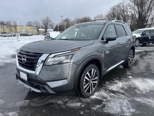 2025 Nissan Pathfinder Platinum 4WD