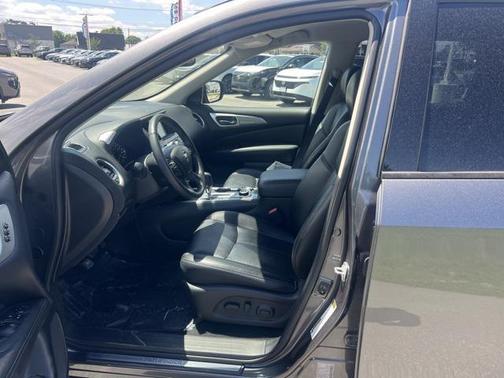 2019 Nissan Pathfinder SL