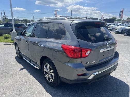 2019 Nissan Pathfinder SL