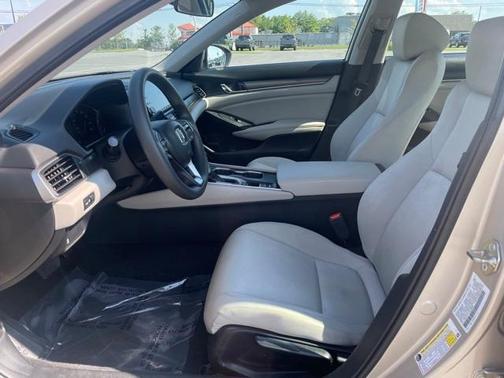Photo 5 of 29 of 2018 Honda Accord LX