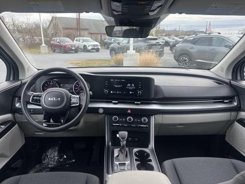 2022 Kia Carnival LX