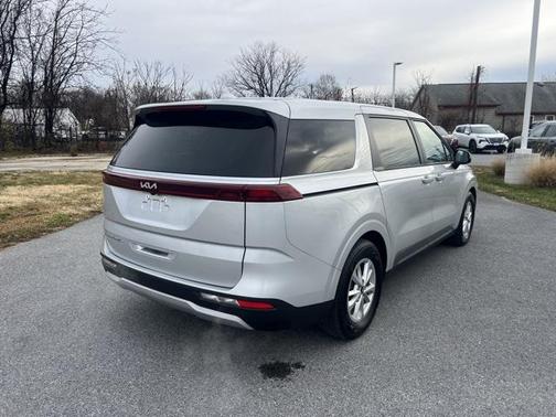 2022 Kia Carnival LX