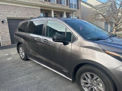 2021 Toyota Sienna XLE 7 Passenger