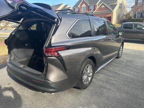 2021 Toyota Sienna XLE 7 Passenger
